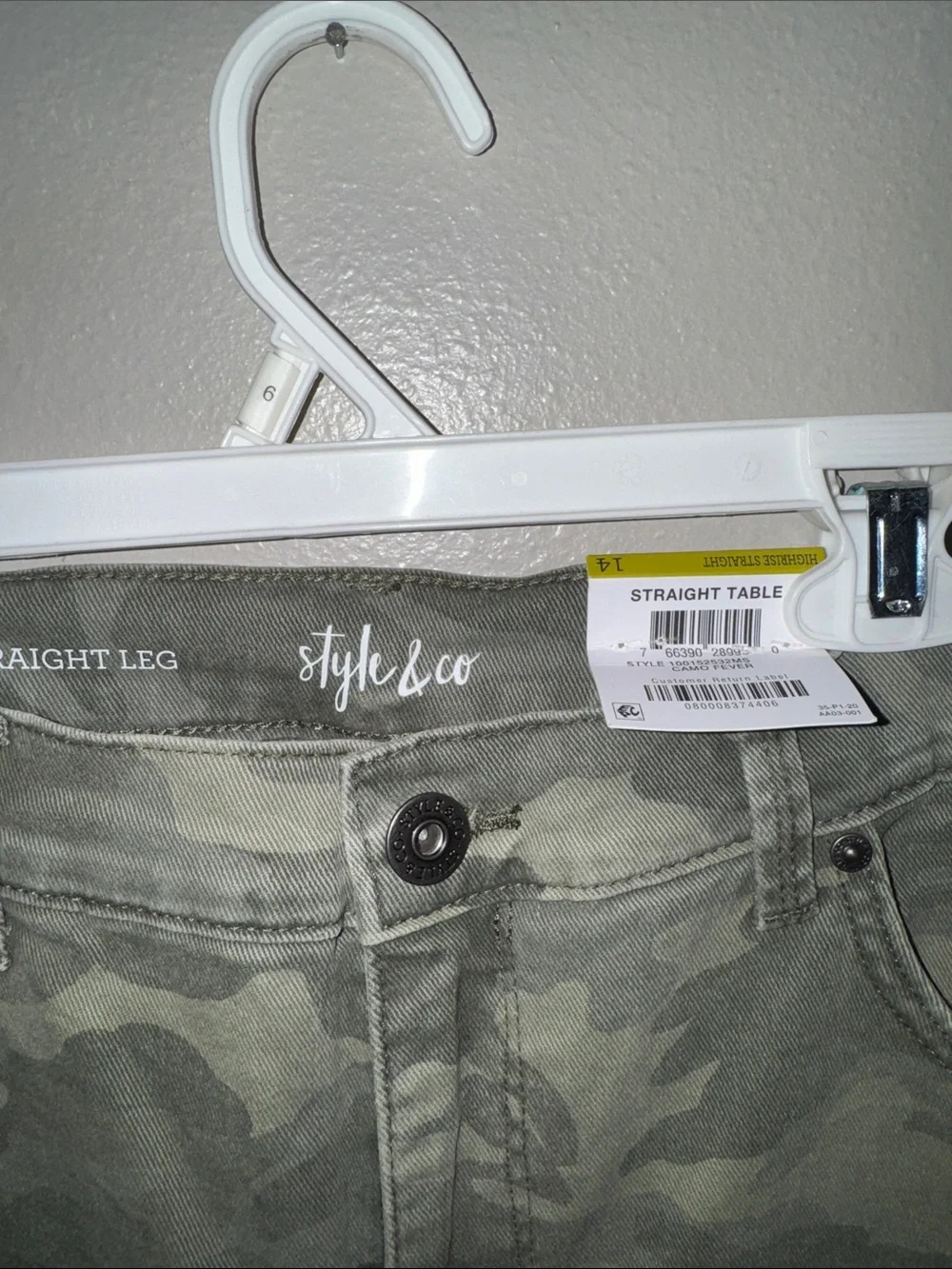 NWT Women’s style and Co camouflage jeans